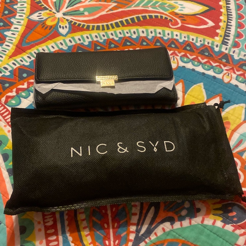 NWOT wallet rhinestones on push fastener